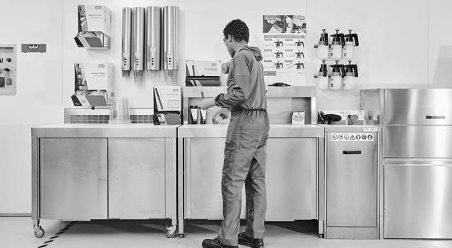 Hamach Stainless Steel Mixing Room Equipment - banner